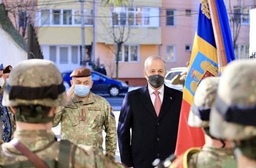 Vizită de informare a ministrului apărării naționale la Brigada 81 Mecanizată - foto Laurențiu Turoi
