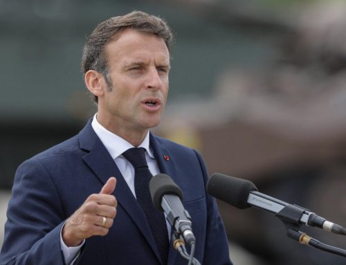 Macron confirmă restricțiile pentru trimiterea de avioane și tancuri către Ucraina